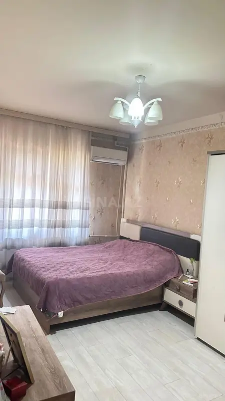 Satılır 4 otaqlı mənzil 100 m²