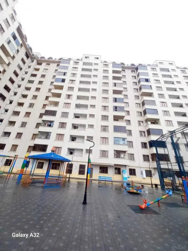 Satılır 3 otaqlı mənzil 136 m²