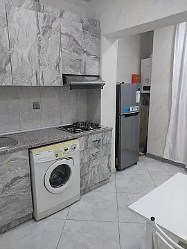 Kirayə verilir 1 otaqlı mənzil 45 m² — Bakı 1 otaq 45.00 m²