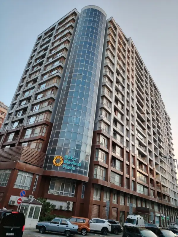 Satılır 3 otaqlı mənzil 145 m²