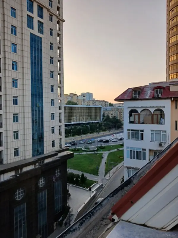 Kirayə verilir 2 otaqlı mənzil 115 m²
