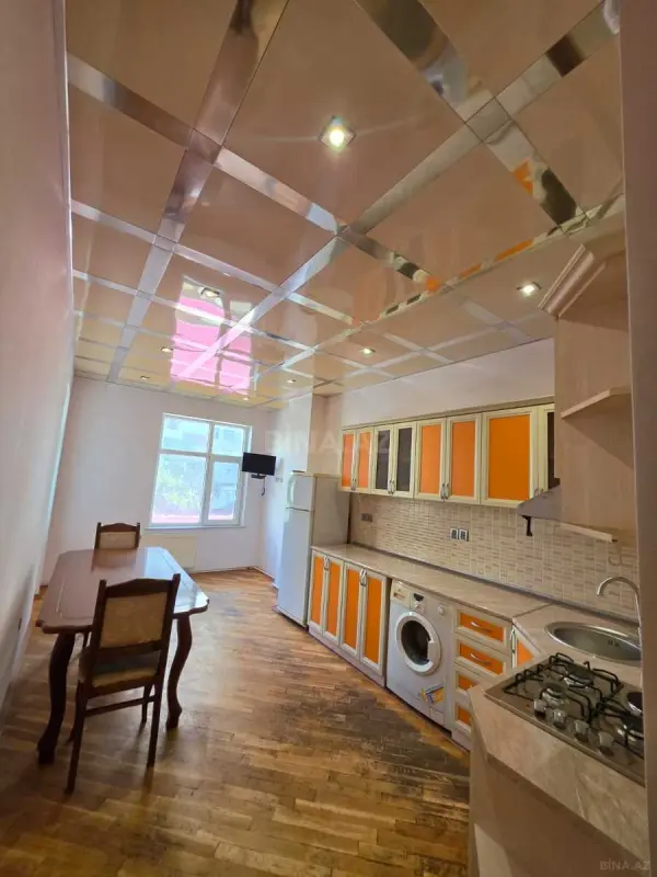 Kirayə verilir 2 otaqlı mənzil 92 m²