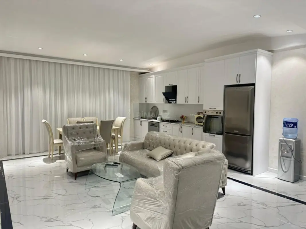 Kirayə verilir 5 otaqlı mənzil 245 m²