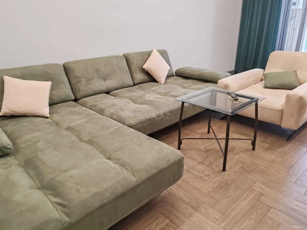 Kirayə verilir 2 otaqlı mənzil 98 m²