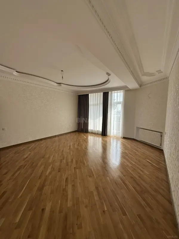 Satılır 6 otaqlı mənzil 315 m²