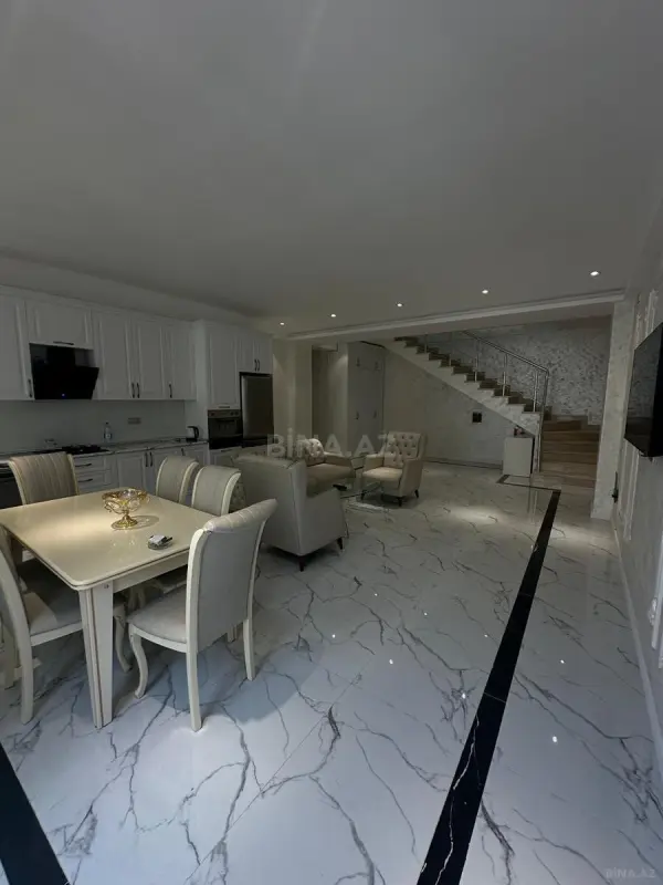 Kirayə verilir 5 otaqlı mənzil 245 m²