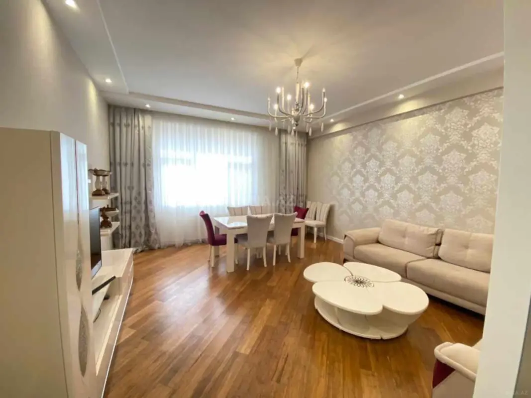 Kirayə verilir 2 otaqlı mənzil 111 m²