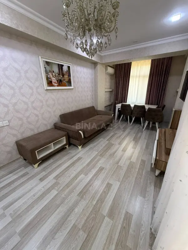 Satılır 3 otaqlı mənzil 130 m²