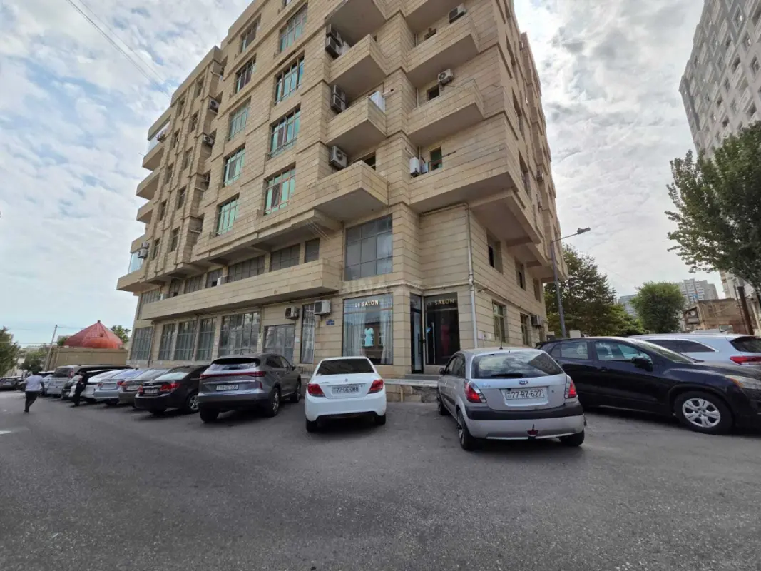 Satılır obyekt 114.8 m²