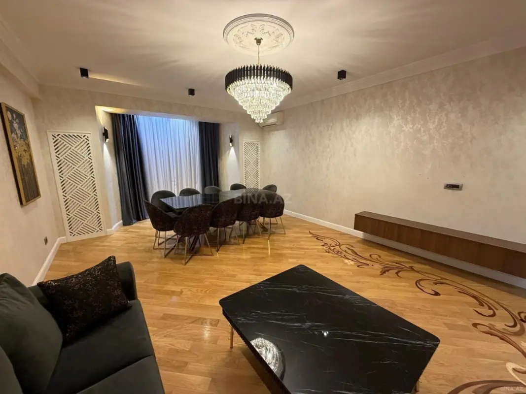 Satılır 3 otaqlı mənzil 141 m²