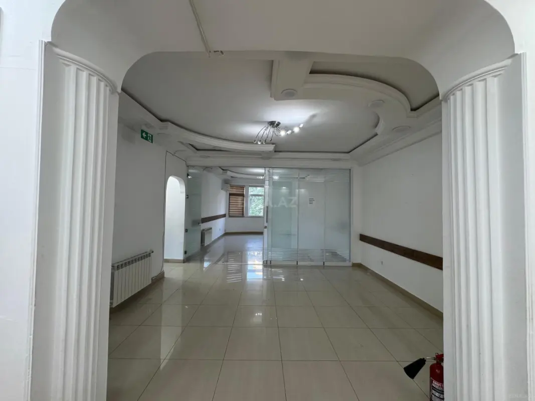 Kirayə verilir 5 otaqlı ofis 140 m²
