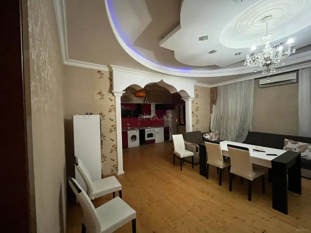Kirayə verilir 3 otaqlı mənzil 130 m²