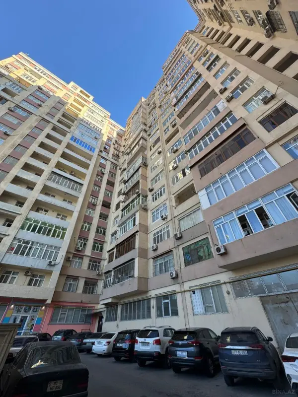 Satılır 4 otaqlı mənzil 155 m²