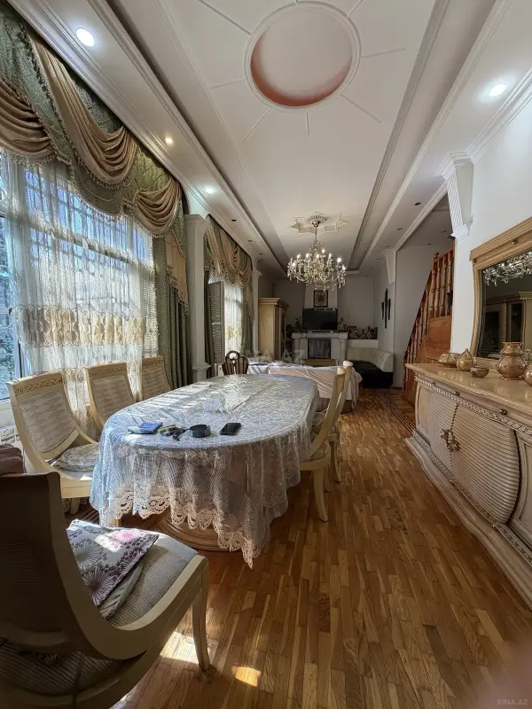 Satılır 5 otaqlı həyət evi 250 m²