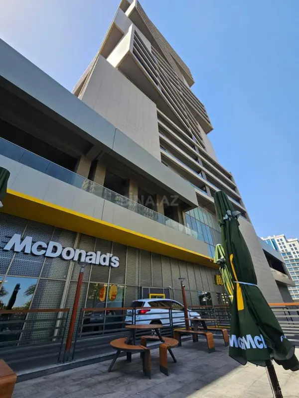Satılır 2 otaqlı mənzil 103 m²