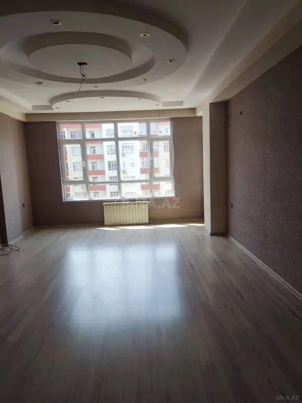Kirayə verilir 4 otaqlı mənzil 140 m²