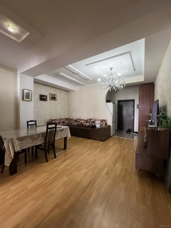 Satılır 2 otaqlı mənzil 67 m²