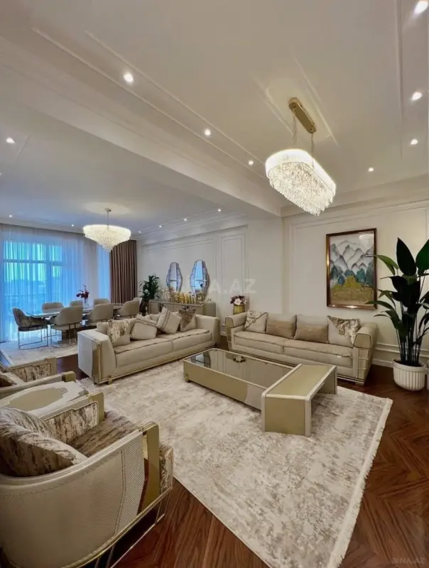 Satılır 4 otaqlı mənzil 255 m²