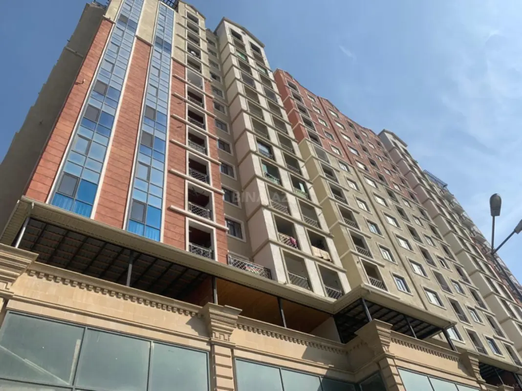 Satılır 2 otaqlı mənzil 102 m²