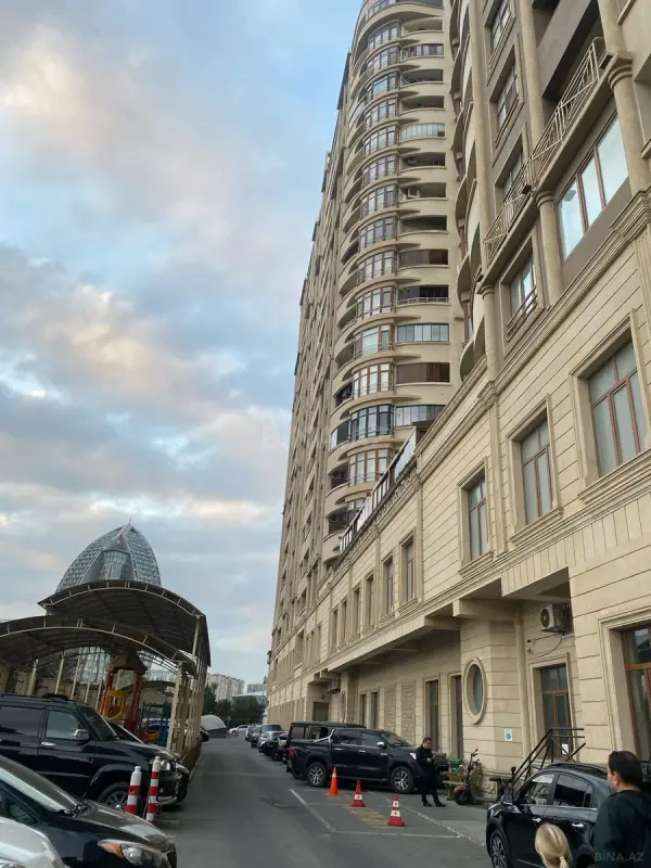 Satılır 2 otaqlı mənzil 66 m²