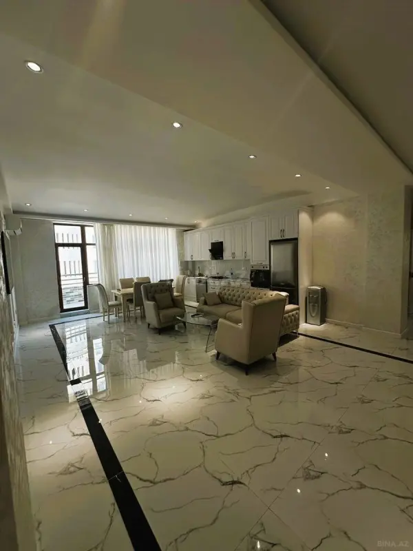 Kirayə verilir 5 otaqlı mənzil 250 m²