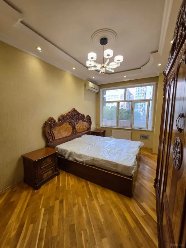 Kirayə verilir 2 otaqlı mənzil 72 m²