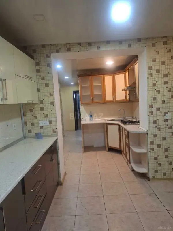 Satılır 3 otaqlı mənzil 115 m²