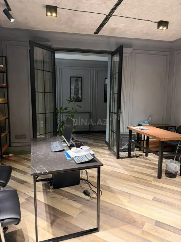 Kirayə verilir obyekt 105 m²