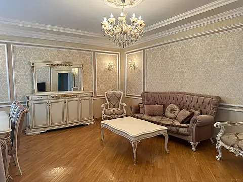 Kirayə verilir 3 otaqlı mənzil 130 m² — Bakı 3 otaq 130.00 m²