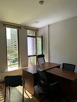 Kirayə verilir 4 otaqlı ofis 90 m² — Bakı 4 otaq 90.00 m²