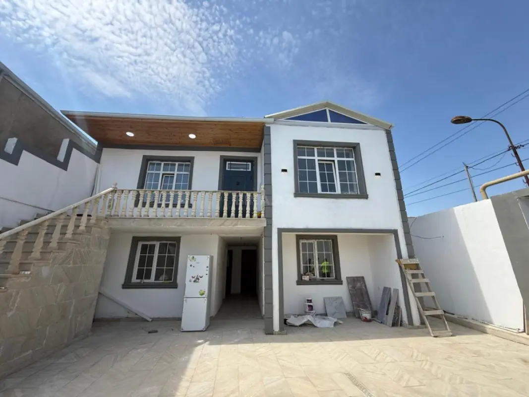 Satılır 6 otaqlı həyət evi 220 m²