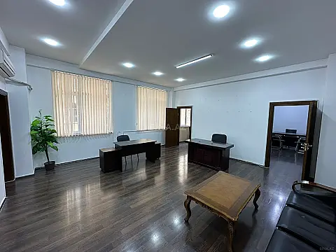 Kirayə verilir 4 otaqlı ofis 150 m² — Bakı, Nizami 4 otaq 150.00 m²