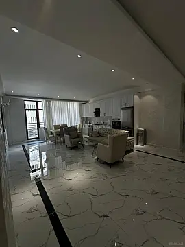 Kirayə verilir 5 otaqlı mənzil 245 m² — Bakı 5 otaq 245.00 m²