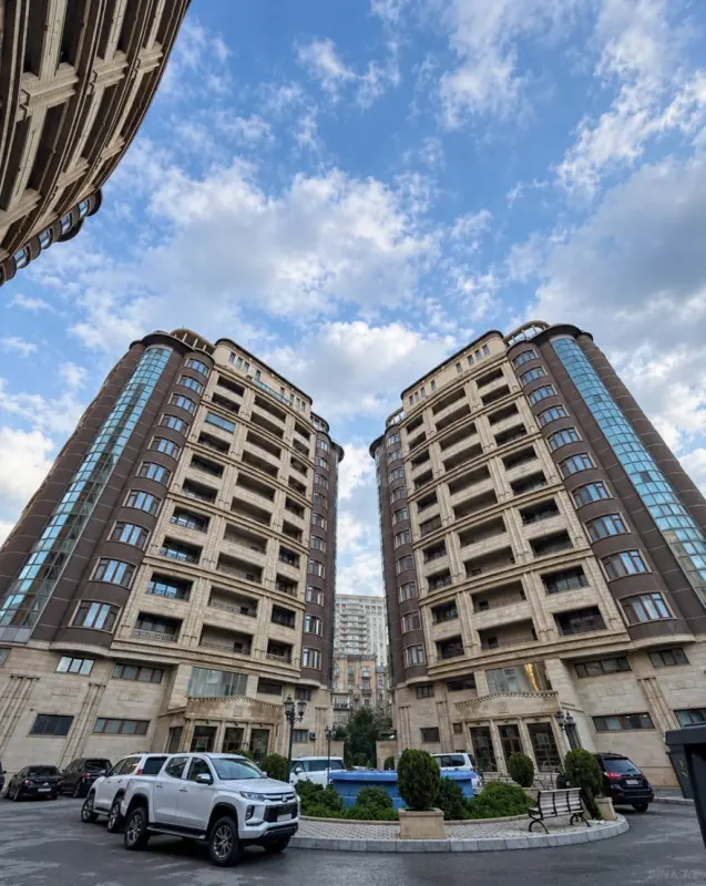 Satılır 3 otaqlı mənzil 150 m²