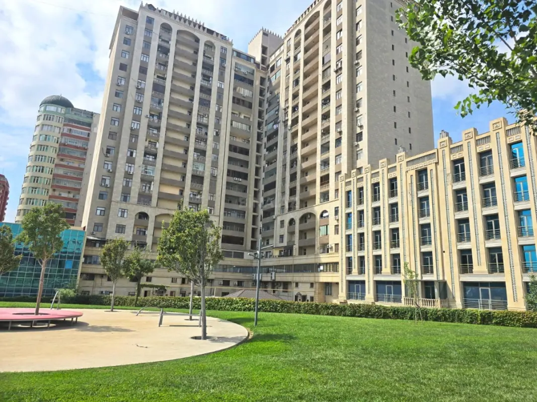 Satılır 2 otaqlı mənzil 95.7 m²