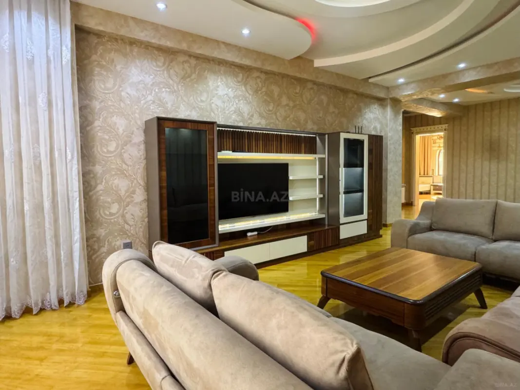 Satılır 3 otaqlı mənzil 145 m²