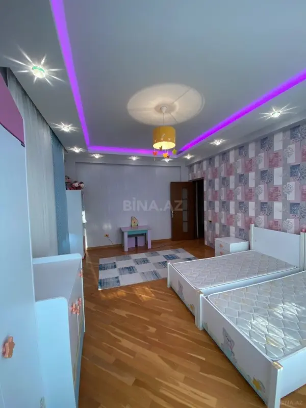 Kirayə verilir 3 otaqlı mənzil 135 m²