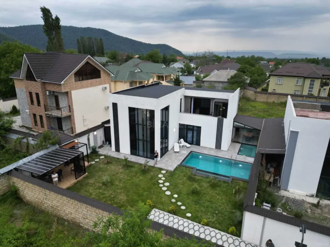 Kirayə verilir 4 otaqlı həyət evi 220 m²