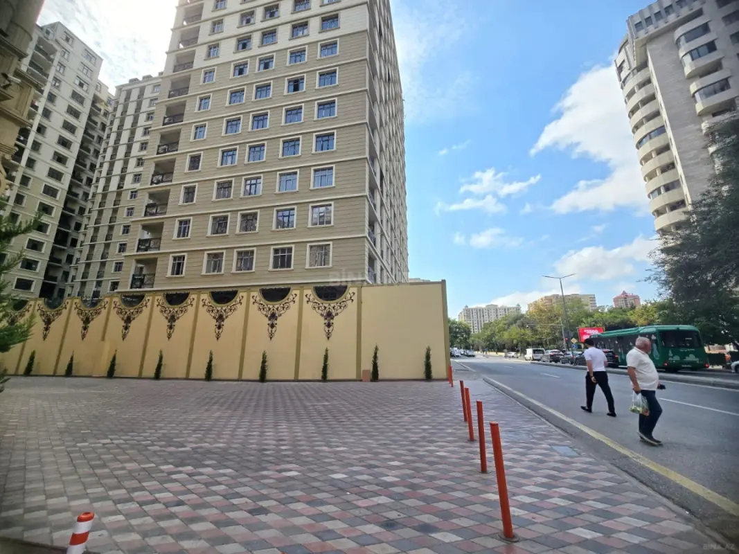 Satılır 3 otaqlı mənzil 158 m²