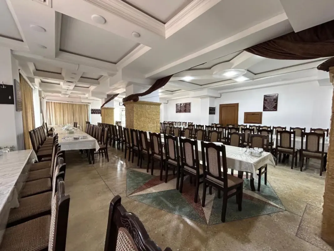 Satılır obyekt 174 m²