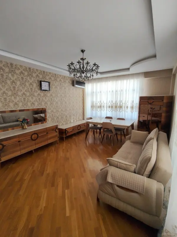 Kirayə verilir 3 otaqlı mənzil 130 m²