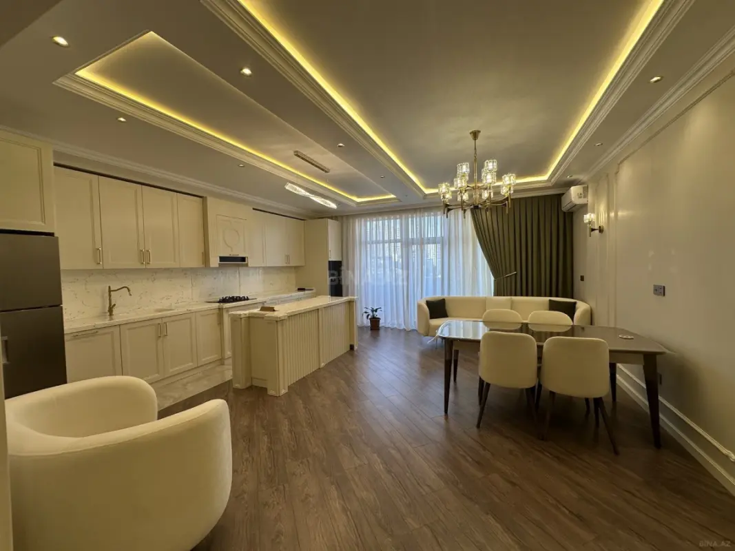 Satılır 4 otaqlı mənzil 152 m²
