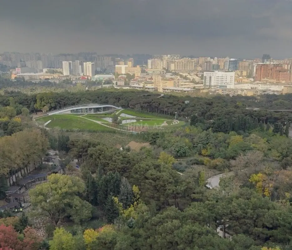 Satılır 3 otaqlı mənzil 141 m²