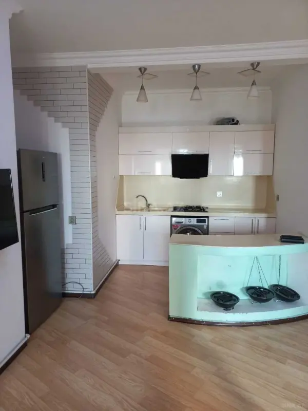 Kirayə verilir 2 otaqlı mənzil 62 m²