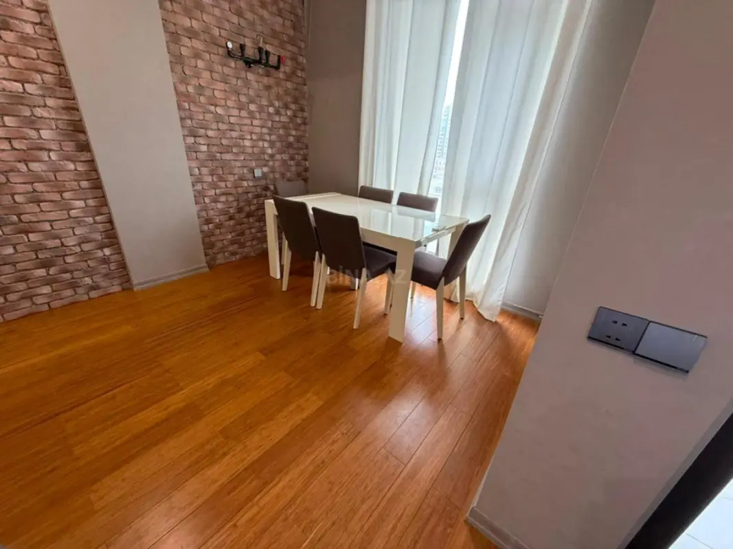Satılır 2 otaqlı mənzil 56 m²