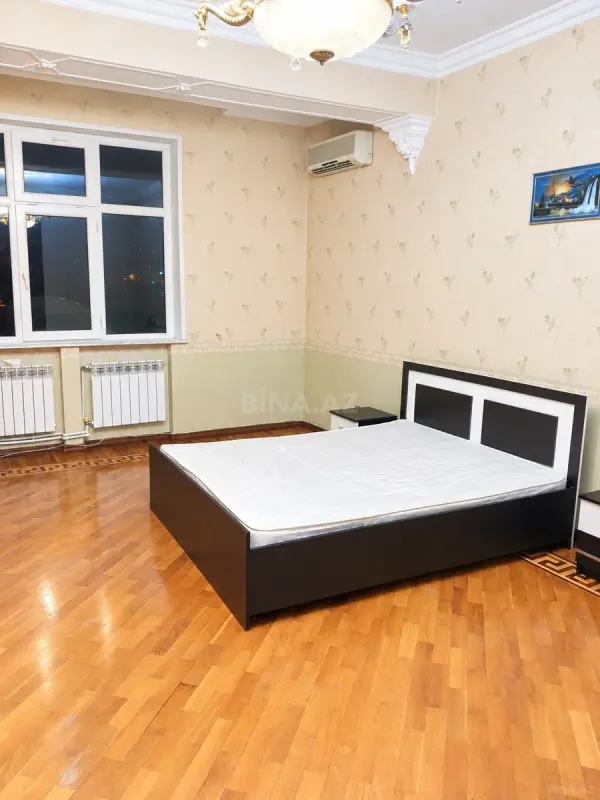 Kirayə verilir 3 otaqlı mənzil 130 m²