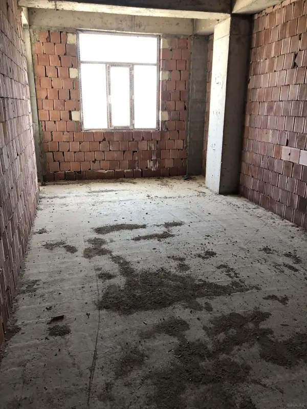 Satılır 2 otaqlı mənzil 84.5 m²