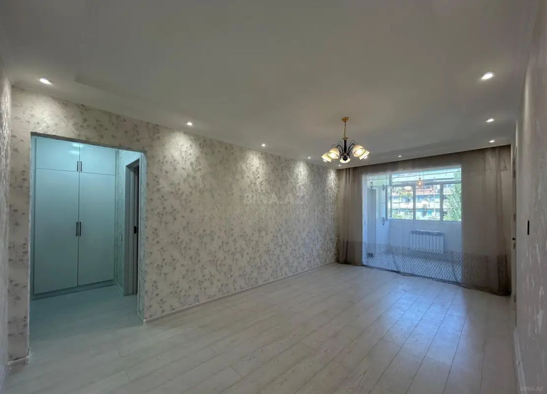 Satılır 4 otaqlı mənzil 80 m²