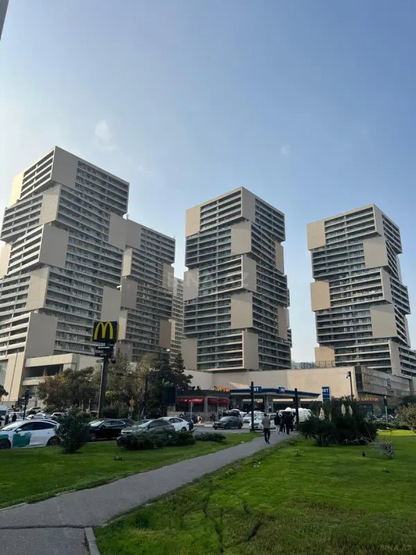 Satılır 3 otaqlı mənzil 107.3 m²