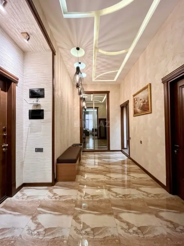 Satılır 3 otaqlı mənzil 130 m²